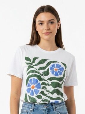 Women’s graphic tee. Size S. EUC. Only worn once. Raw hem. Floral graphic.